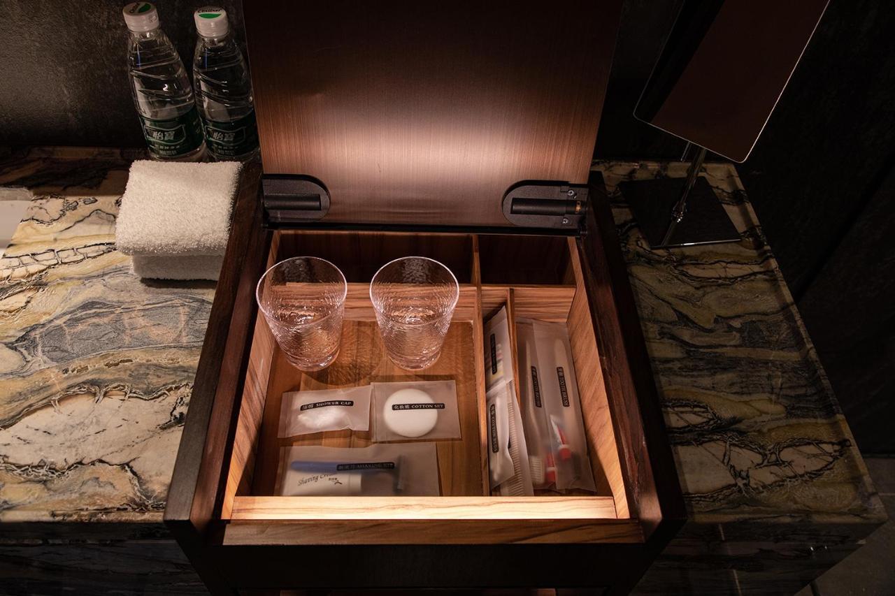 Mumian Beijing Daxing International Airport, Part Of Hyatt Hotel Ngoại thất bức ảnh A drawer with a built-in light
